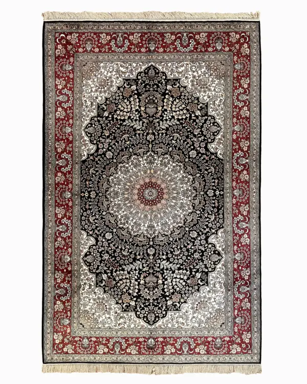 Hereke  244 × 153 cm